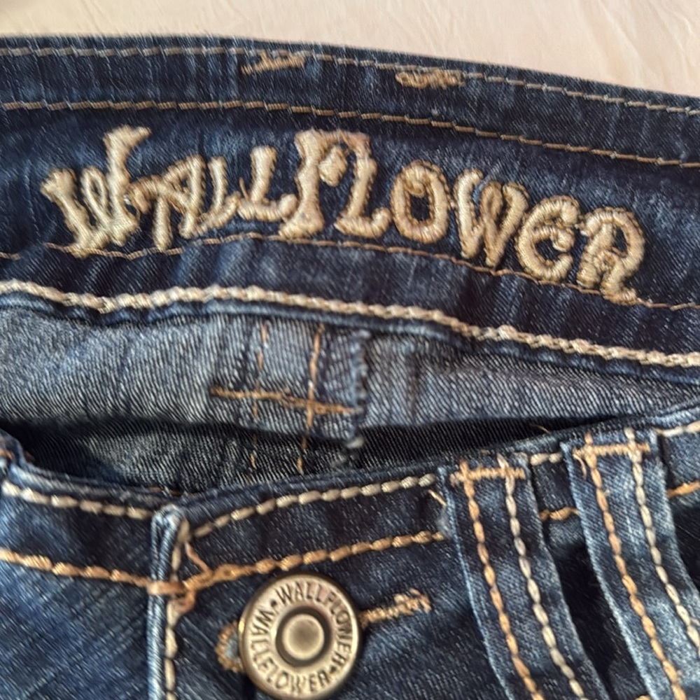 Wall Flower jeans